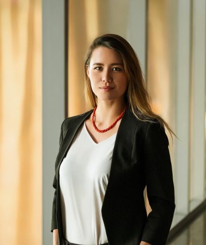 portrait-of-businesswoman-in-corporate-office.jpg